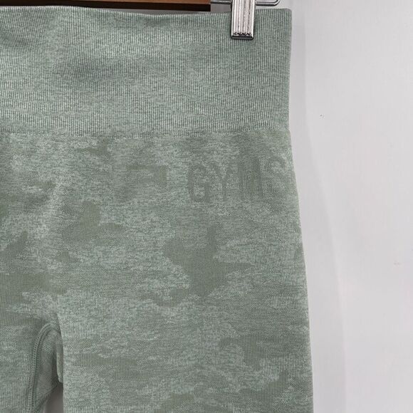 Gymshark Women's Sage Green Camo Seamless Leggings See measurements - Picture 2 of 6